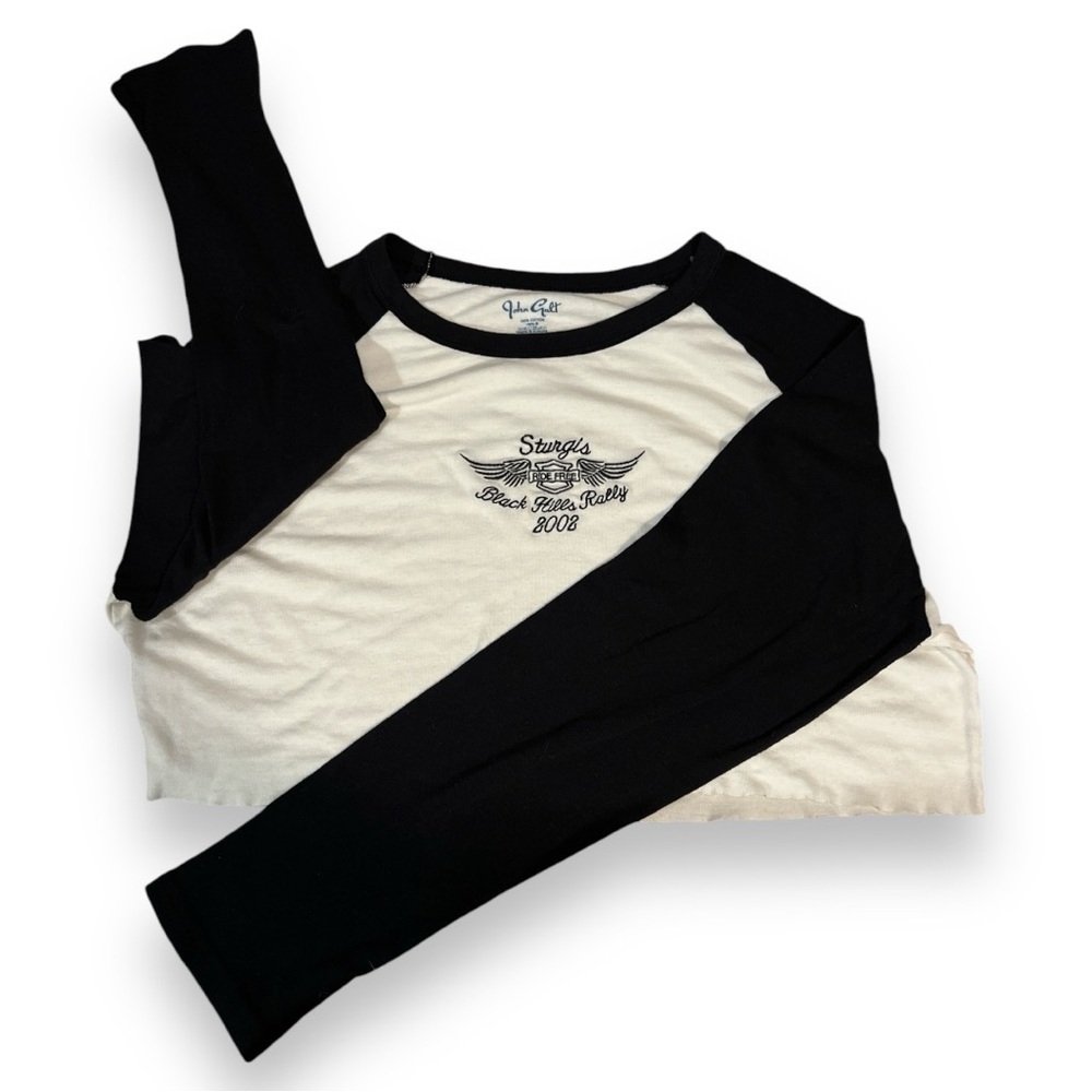 Brandy Melville Black & White Long Sleeve Crop - Picture 2 of 4